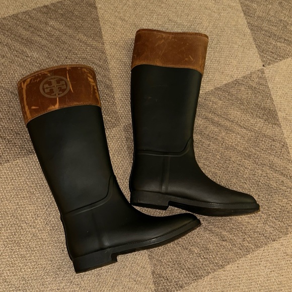Tory Burch leather trim rain boots - Picture 3 of 5
